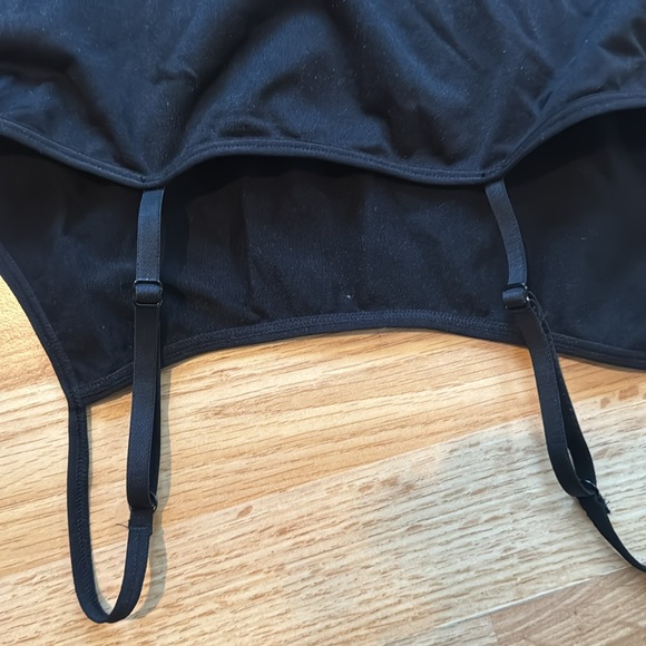 Yummie slimming Tank - size S/M - Picture 6 of 6